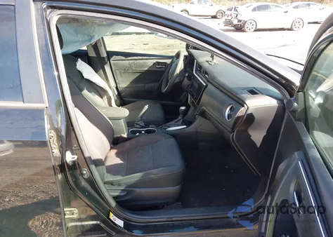 2018 Toyota Corolla Le z USA, uszkodzony, nr VIN 2T1BURHE7JC065081